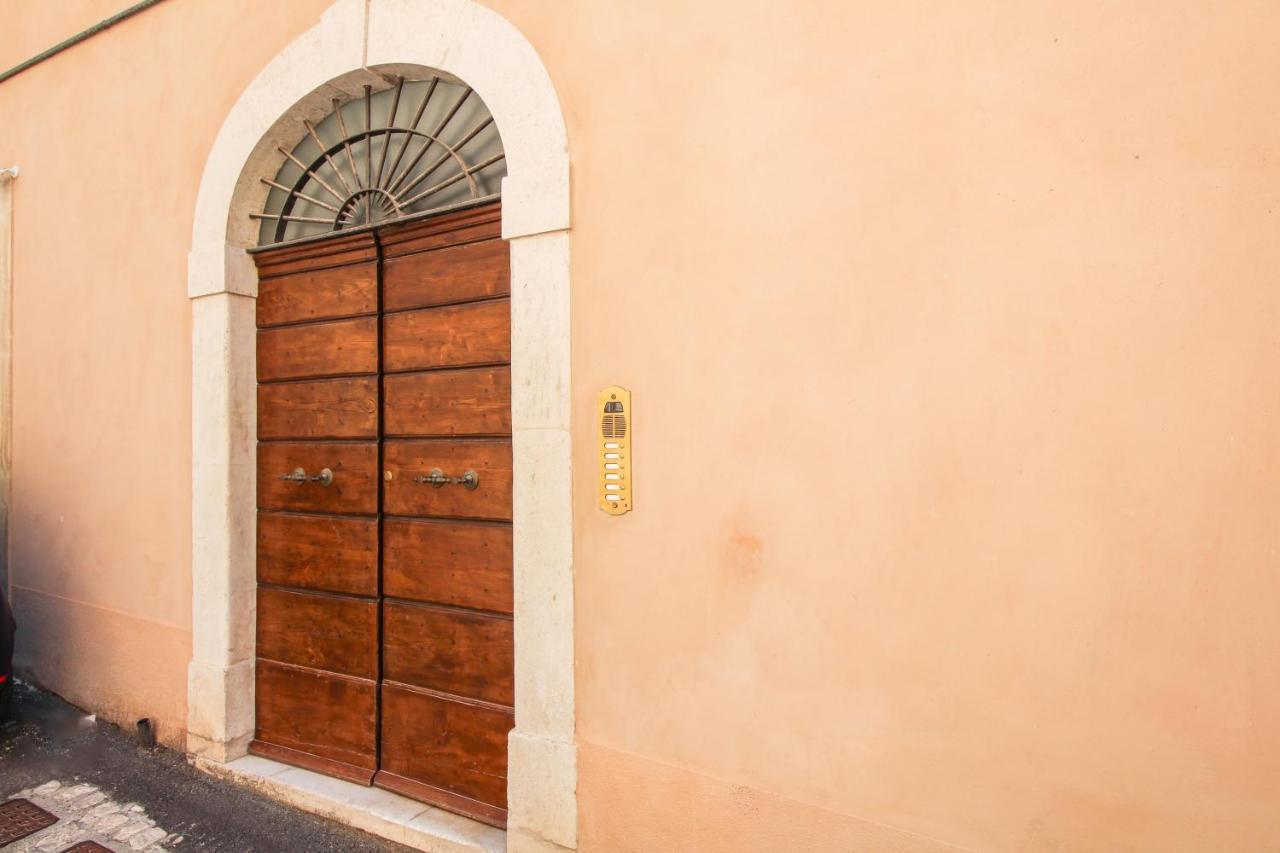 Al Maso In Centro B&B L'Aquila Bagian luar foto